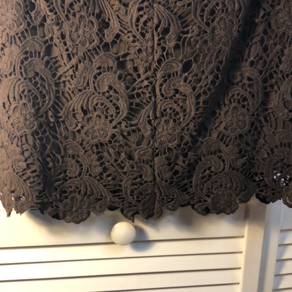 Inc. lined lace skirt.  Brown with a back zipper. Waist 17” Hip 18” length 19”.